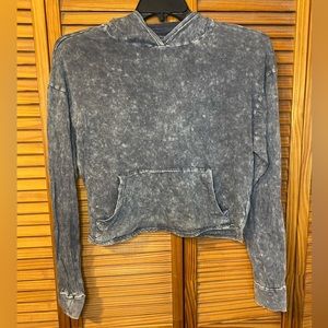 Cropped Hooded Long Sleeve Shirt